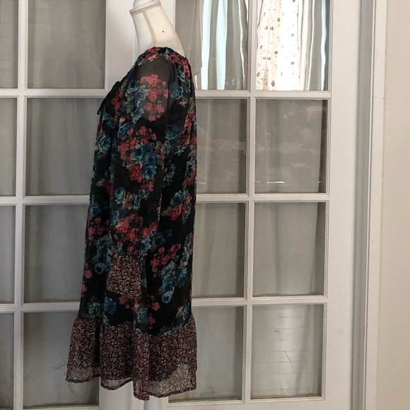 Floral black dress with ruffle. - Picture 2 of 9